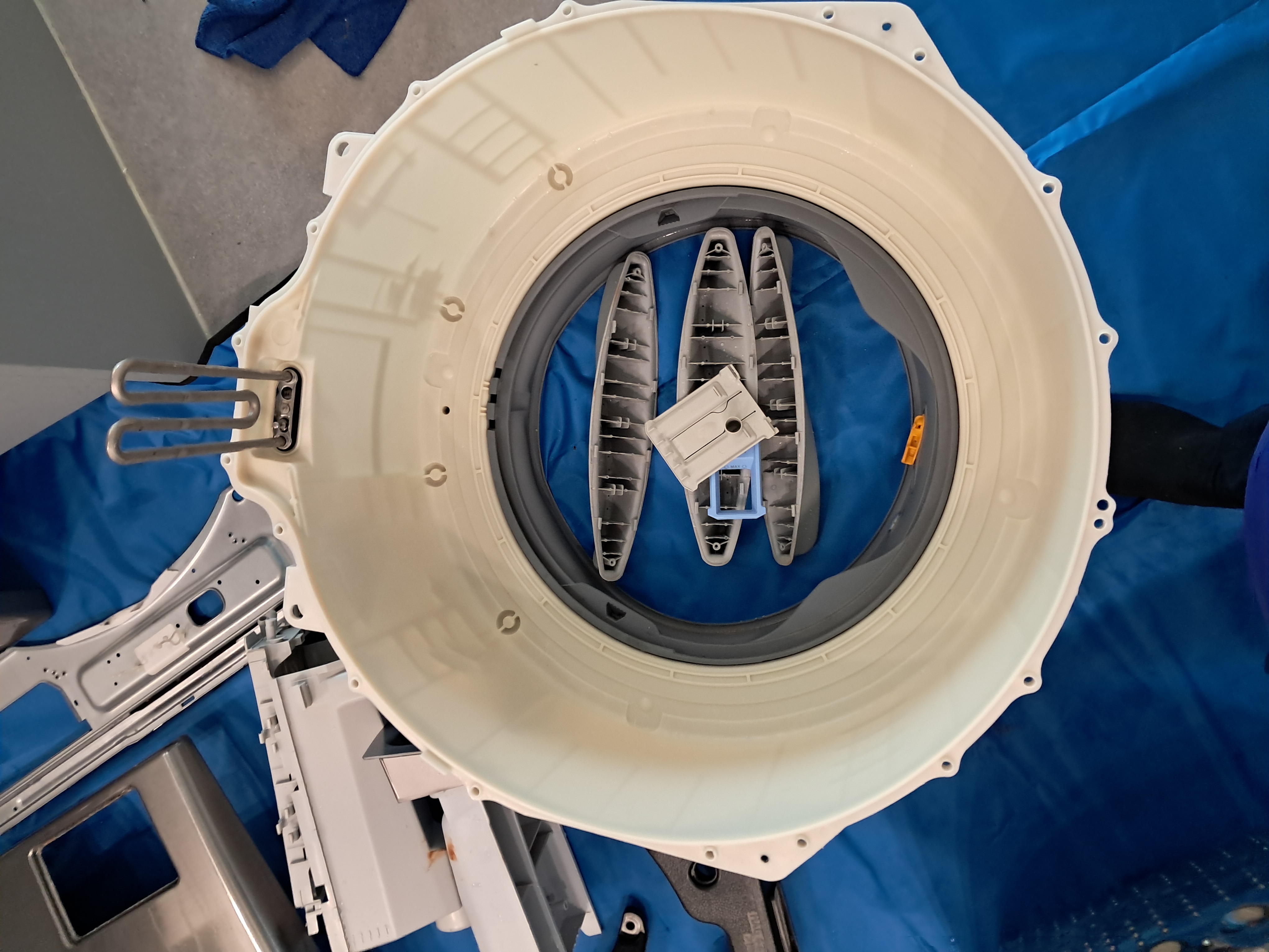 세탁기 청소 후 깨끗해진 상태